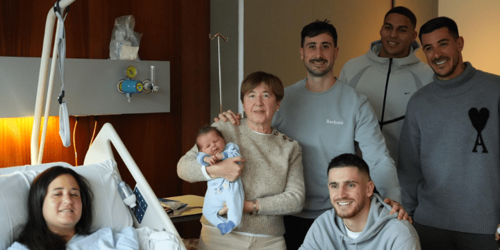 Pemain Athletic Bilbao Membawa Keceriaan di Balik Dinding Rumah Sakit