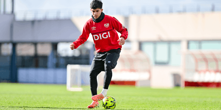 Profil Ilias Akhomach, Permata Maroko Lulusan La Masia